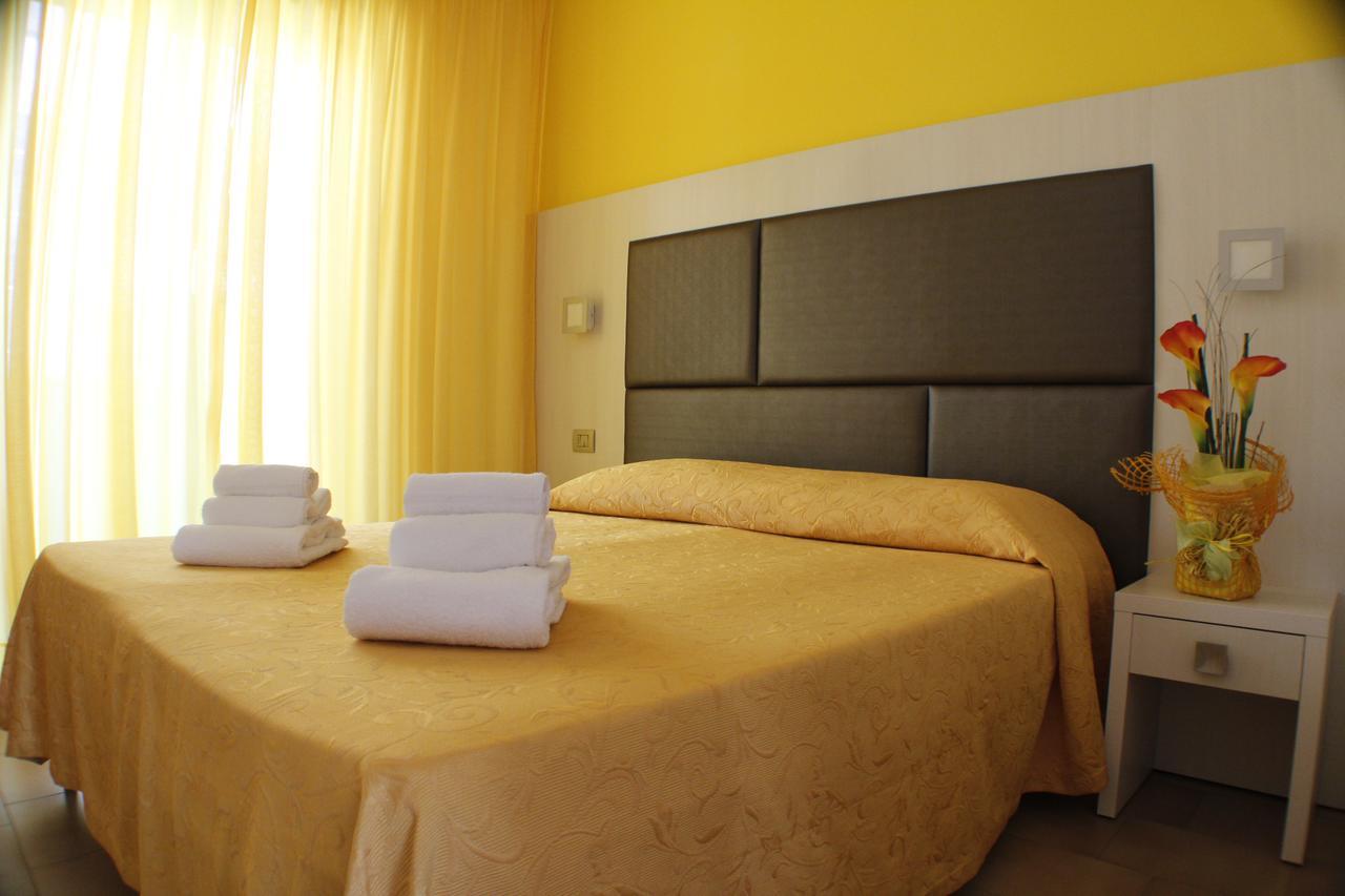 Hotel Adria Беллария-Иджеа-Марина Экстерьер фото
